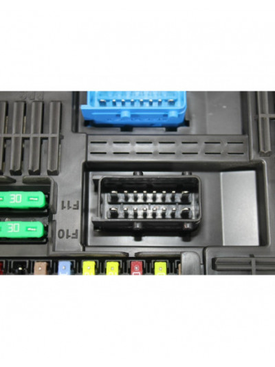 Recambio de caja reles / fusibles para opel corsa f (p2jo) 1.2 (68) referencia OEM IAM 983288038000