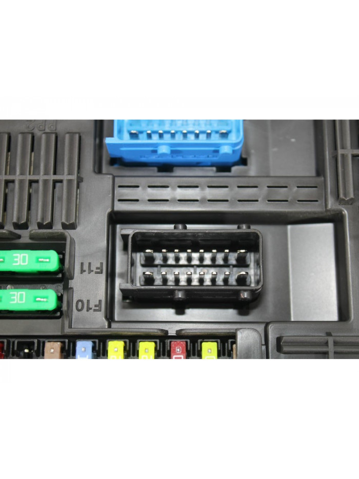 Caja reles / fusibles OPEL CORSA F 1.2 2021