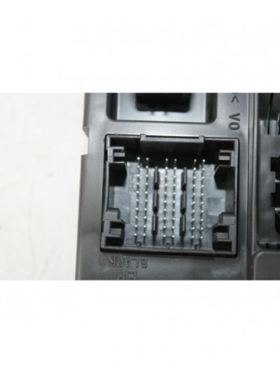 Caja reles / fusibles OPEL CORSA F 1.2 2021