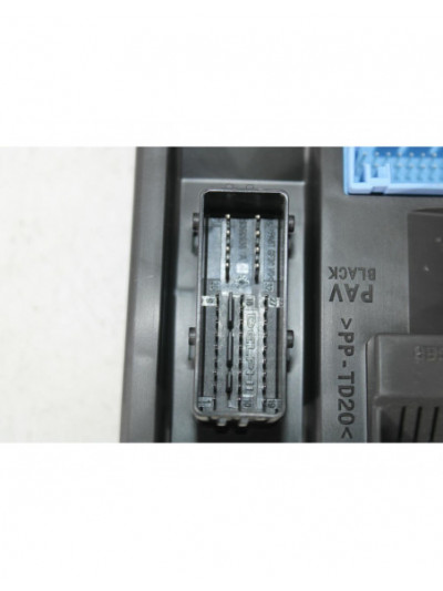Caja reles / fusibles OPEL CORSA F 1.2 2021