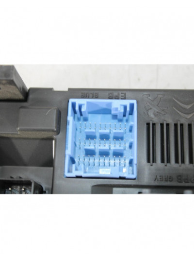 Caja reles / fusibles OPEL CORSA F 1.2 2021