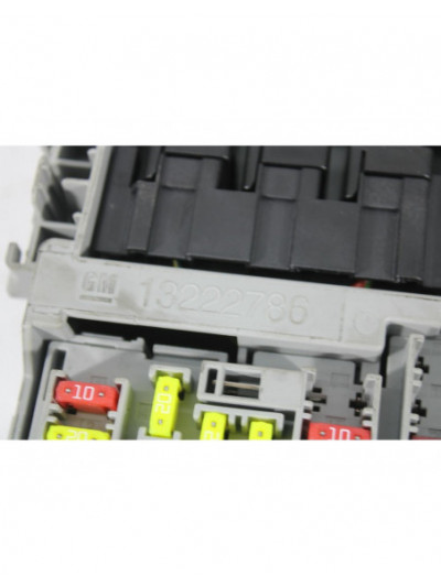 Recambio de caja reles / fusibles para opel insignia a (g09) 2.0 cdti (68) referencia OEM IAM 13222786