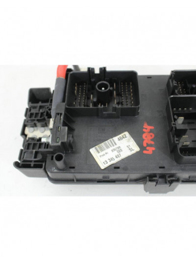 Caja reles / fusibles OPEL INSIGNIA A 2.0 CDTI 2012