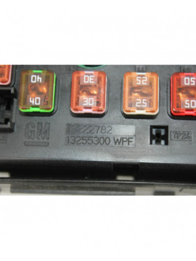 Caja reles / fusibles OPEL INSIGNIA A 2.0 CDTI 2012