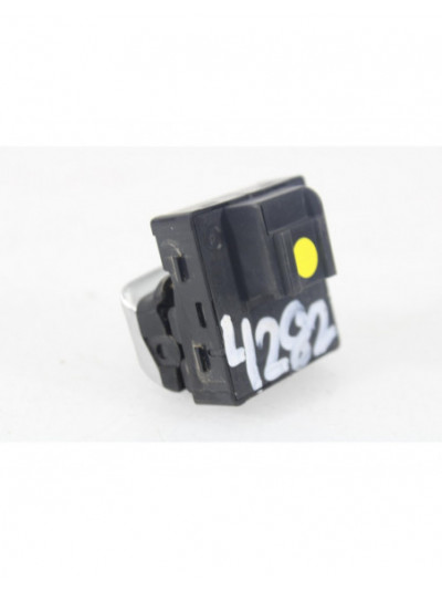 Recambio de mando elevalunas delantero izquierdo para audi a3 (8v) ambiente referencia OEM IAM 4282
