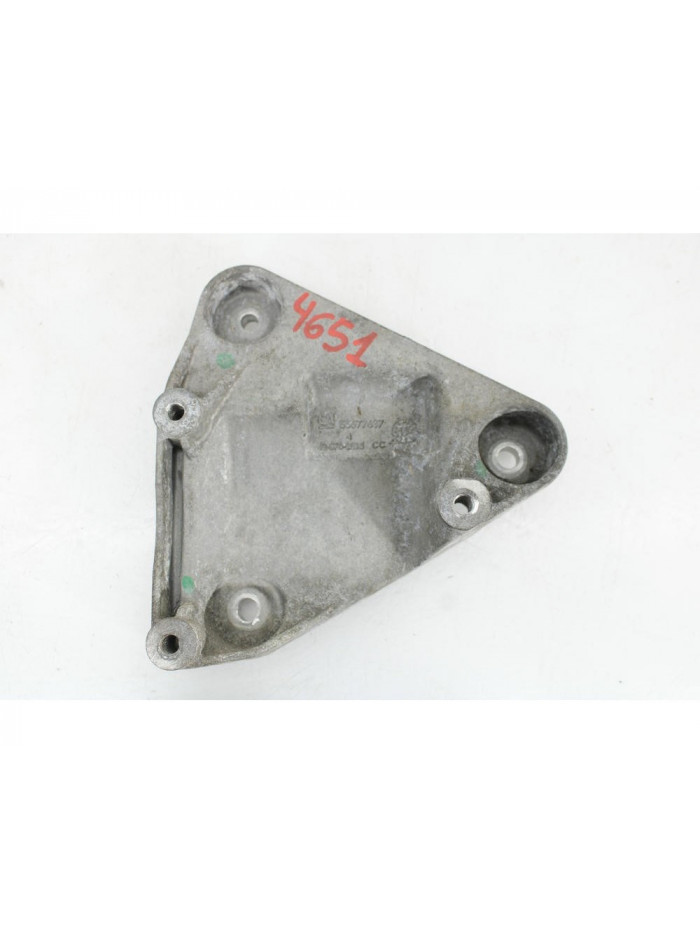 Recambio de soporte compresor para opel adam (m13) 1.2 referencia OEM IAM 55577637
