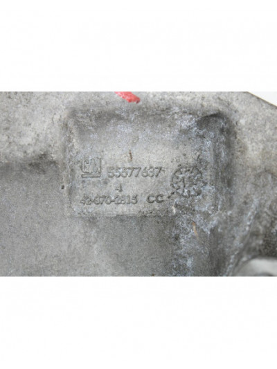 Recambio de soporte compresor para opel adam (m13) 1.2 referencia OEM IAM 55577637