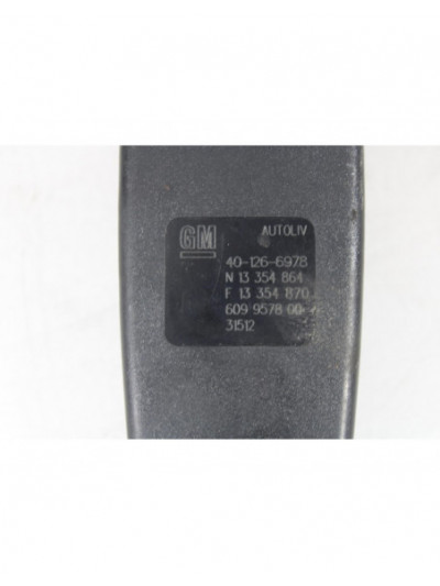 Anclaje cinturón trasero derecho OPEL ASTRA J LIM. Selective 2013