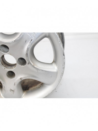 Recambio de llanta para opel corsa a básico referencia OEM IAM 761104251