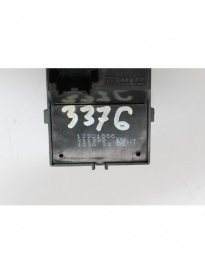 Mando elevalunas delantero derecho OPEL ASTRA J GTC Selective 2012