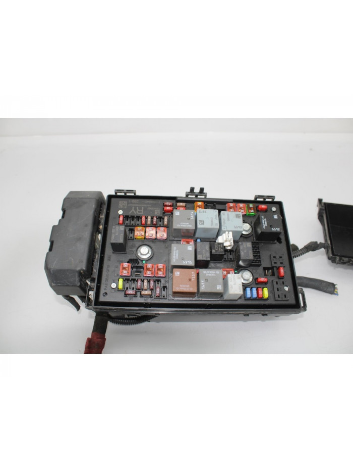 Caja reles / fusibles OPEL ASTRA J GTC Selective 2012