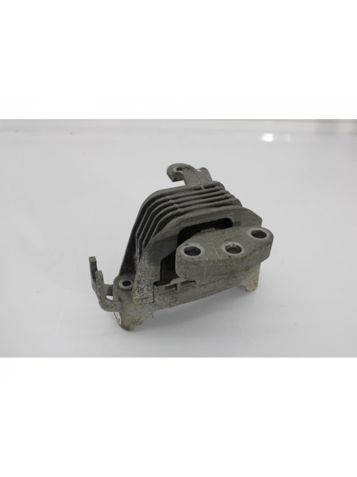 Soporte motor derecho OPEL ASTRA J GTC Selective 165CV 121KW 2012