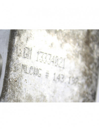 Recambio de brazo suspension inferior delantero izquierdo para opel astra j lim. selective referencia OEM IAM 13334021