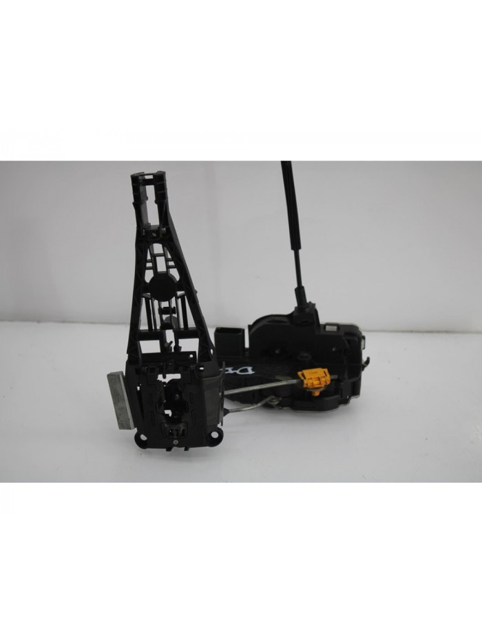 Recambio de cerradura puerta delantera derecha para opel insignia berlina expression referencia OEM IAM 3023880