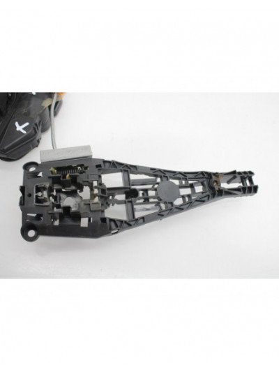 Recambio de cerradura puerta trasera derecha para opel insignia berlina expression referencia OEM IAM 3023880