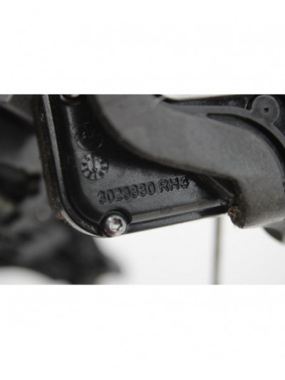 Recambio de cerradura puerta trasera derecha para opel insignia berlina expression referencia OEM IAM 3023880