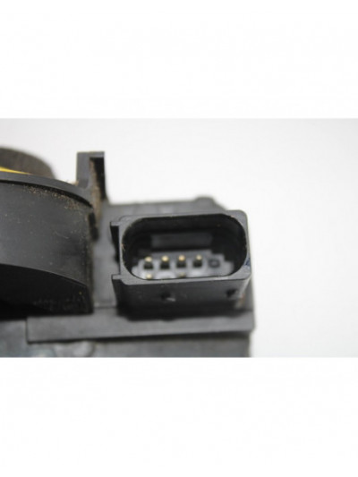 Recambio de cerradura puerta trasera izquierda para opel insignia berlina expression referencia OEM IAM 3023881