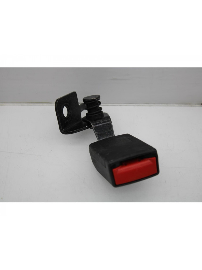 Recambio de anclaje cinturon trasero para opel insignia berlina expression referencia OEM IAM 13267139
