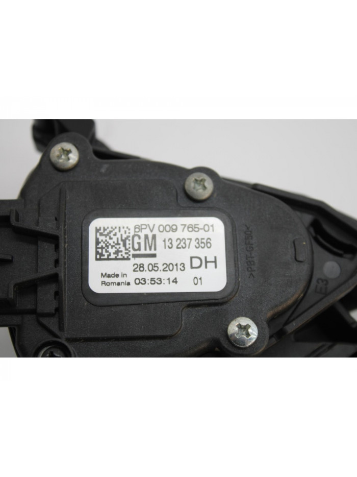 Recambio de pedal acelerador para opel insignia berlina expression referencia OEM IAM 13237356