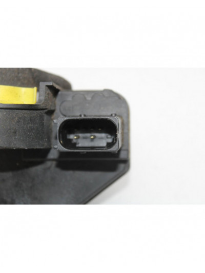 Recambio de cerradura puerta trasera izquierda para opel insignia berlina edition referencia OEM IAM 13503787