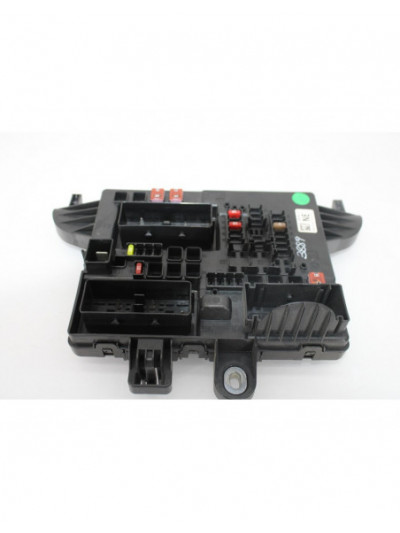 Recambio de caja reles / fusibles para opel insignia berlina edition referencia OEM IAM 13277321