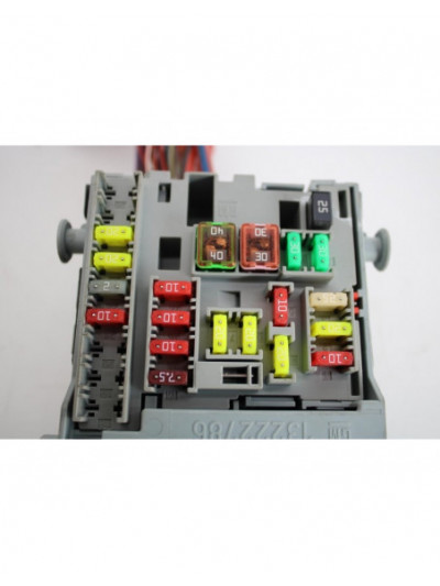 Caja reles / fusibles OPEL INSIGNIA BERLINA Expression 2013
