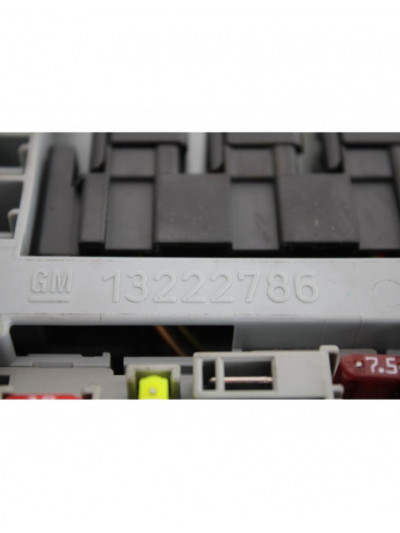 Caja reles / fusibles OPEL INSIGNIA BERLINA Expression 2013