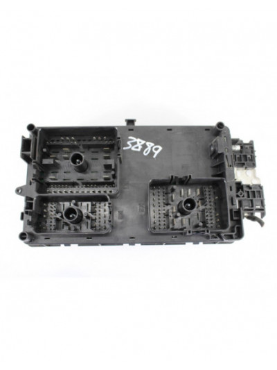 Recambio de caja reles / fusibles para opel insignia berlina edition referencia OEM IAM 13255300