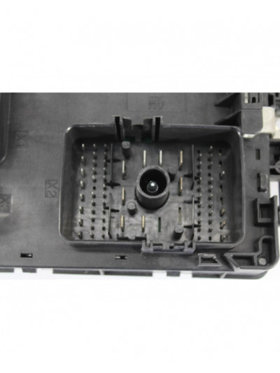 Recambio de caja reles / fusibles para opel insignia berlina edition referencia OEM IAM 13255300