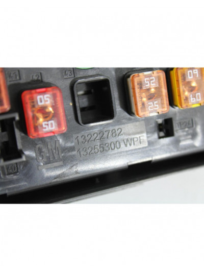 Recambio de caja reles / fusibles para opel insignia berlina edition referencia OEM IAM 13255300