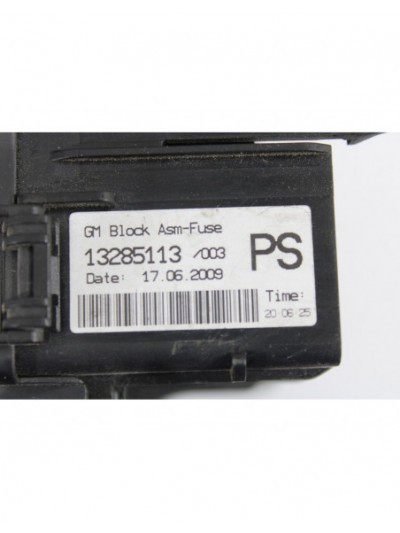 Recambio de caja reles / fusibles para opel insignia berlina edition referencia OEM IAM 13285113