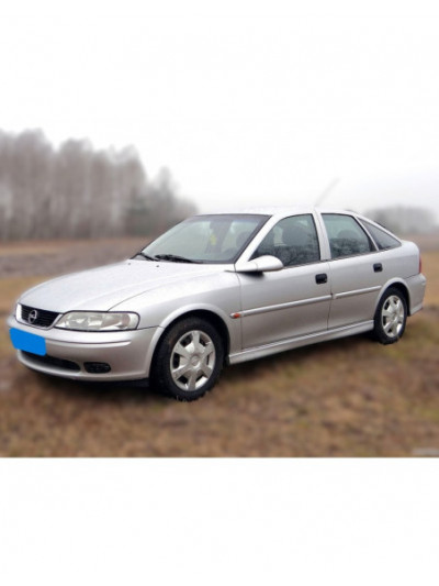 opel vectra b berlina del año 2000