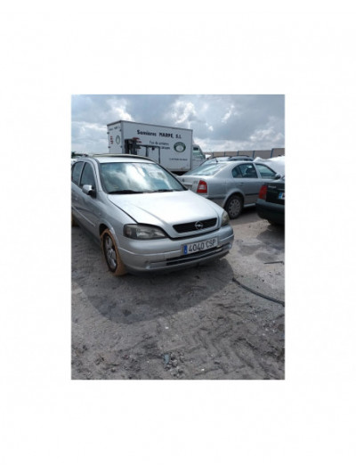opel astra g berlina del año 2004