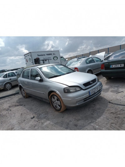 opel astra g berlina del año 2004