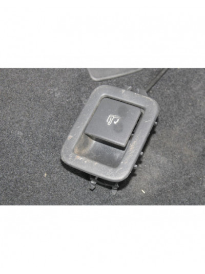 Recambio de asientos traseros para peugeot 3008 access referencia OEM IAM 2845