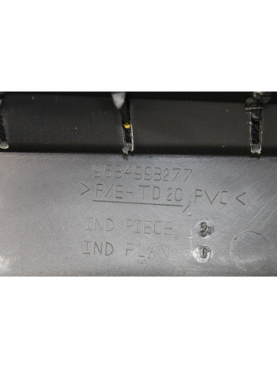 Recambio de guarnecido puerta delantera derecha para peugeot 307 (s1) xr referencia OEM IAM 9634993577