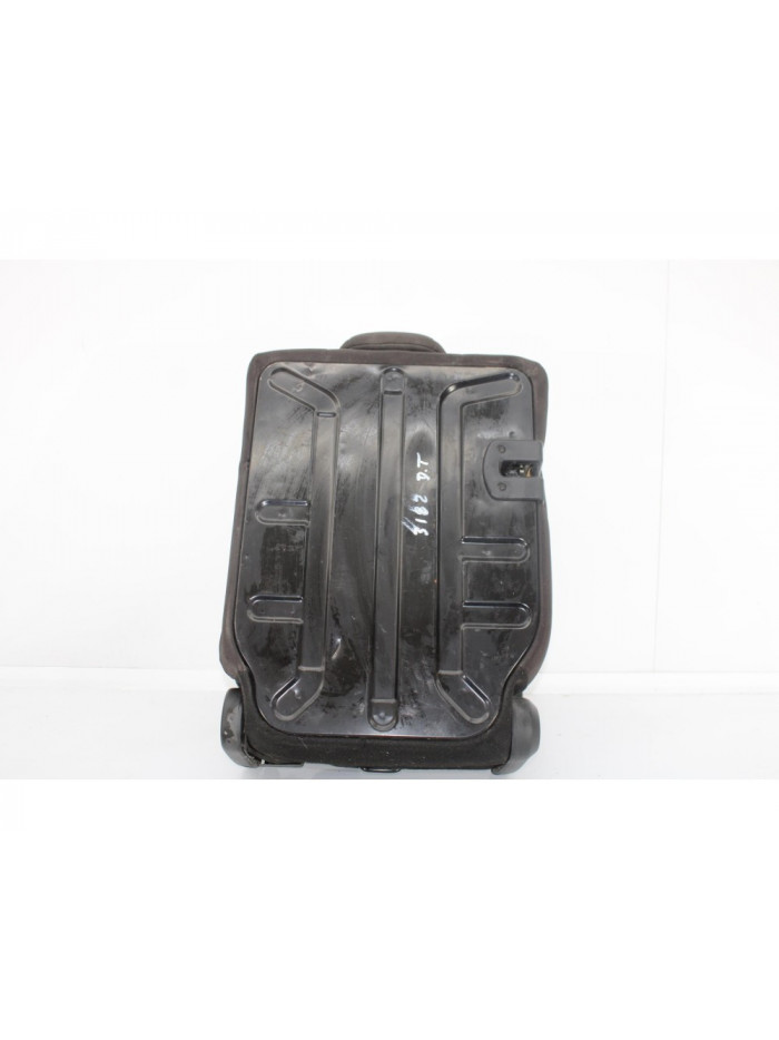 Recambio de asiento trasero derecho para peugeot partner kombi active referencia OEM IAM 3182T.D