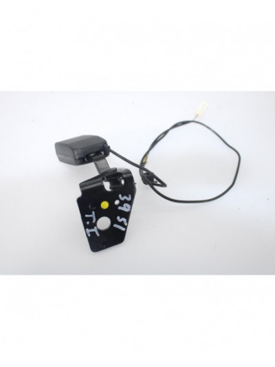 Recambio de anclaje cinturon trasero izquierdo para peugeot 308 sport referencia OEM IAM C8895E136