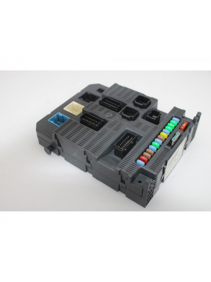 Recambio de caja reles / fusibles para peugeot 308 sport referencia OEM IAM 9663798180