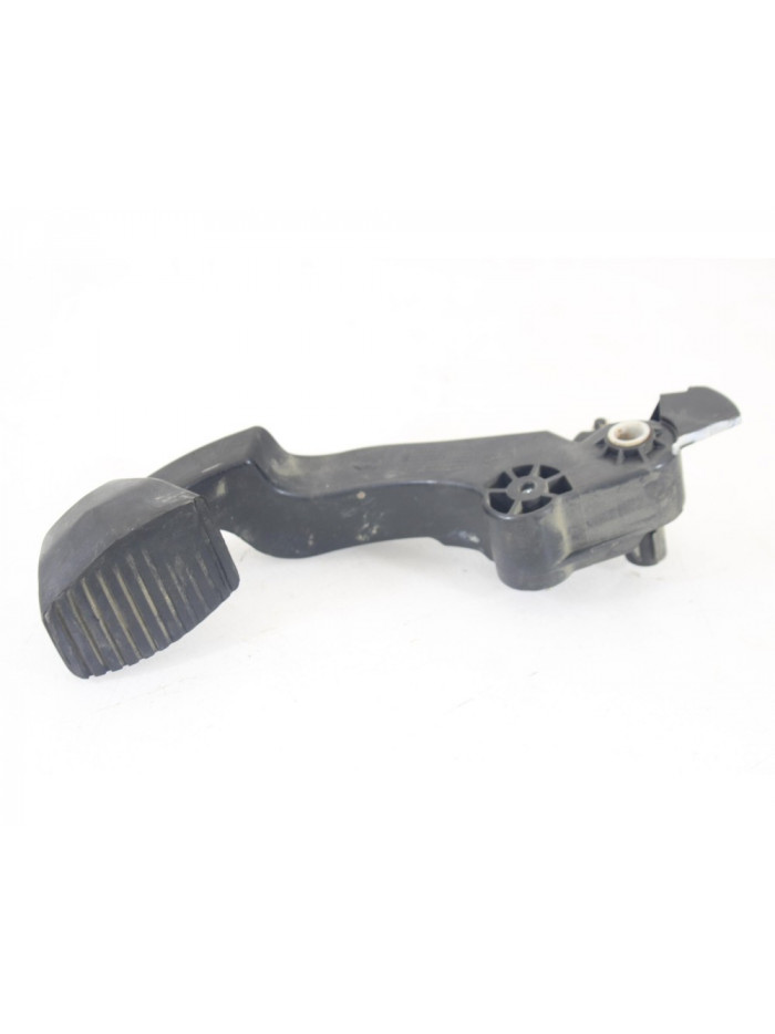 Pedal embrague PEUGEOT 208 Access 2015