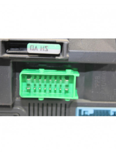 Caja reles / fusibles PEUGEOT 208 Access 2015