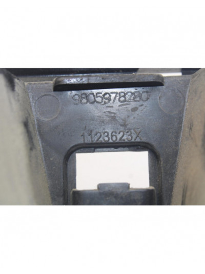 Recambio de soporte paragolpes trasero para peugeot 208 access referencia OEM IAM 9805978280