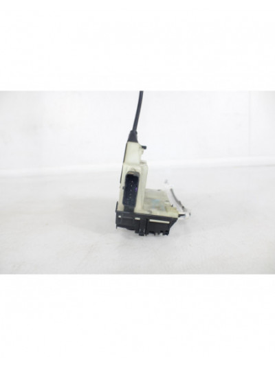 Recambio de cerradura puerta trasera izquierda para peugeot 208 access referencia OEM IAM 9812501280