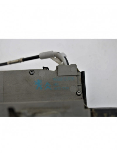 Recambio de cerradura puerta trasera izquierda para peugeot 208 active referencia OEM IAM 9688081080