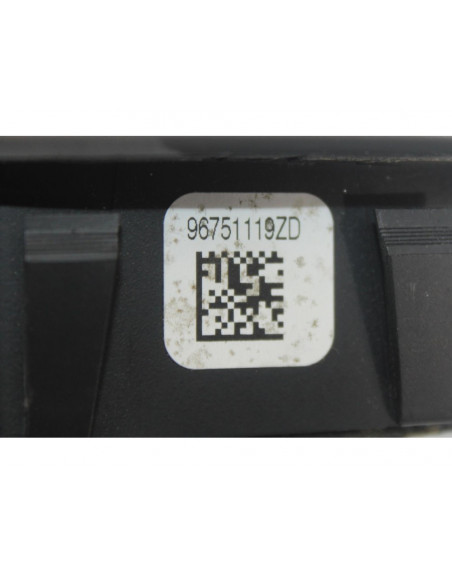 Recambio de mando elevalunas trasero derecho para peugeot 208 active referencia OEM IAM 96751119ZD