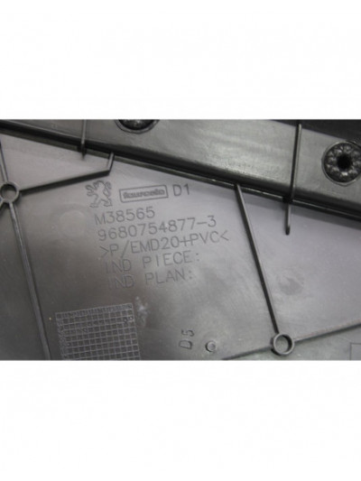 Recambio de guarnecido puerta trasera derecha para peugeot 308 sw confort referencia OEM IAM 9680754877