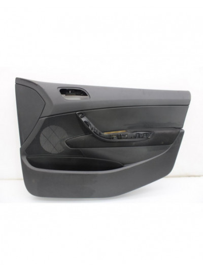 Recambio de guarnecido puerta delantera derecha para peugeot 308 sw confort referencia OEM IAM 9656771077