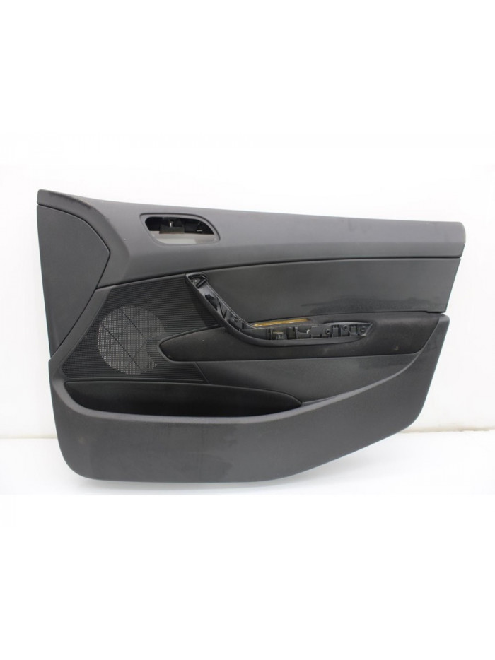 Recambio de guarnecido puerta delantera derecha para peugeot 308 sw confort referencia OEM IAM 9656771077