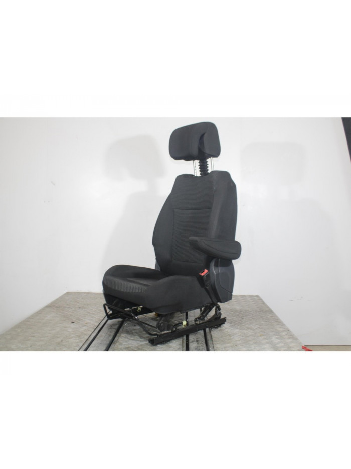 Asiento delantero derecho PEUGEOT 5008 Premium 2010