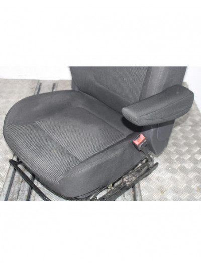 Asiento delantero derecho PEUGEOT 5008 Premium 2010